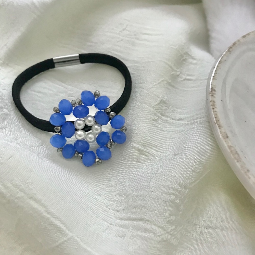 Periwinkle Beaded Hairtie